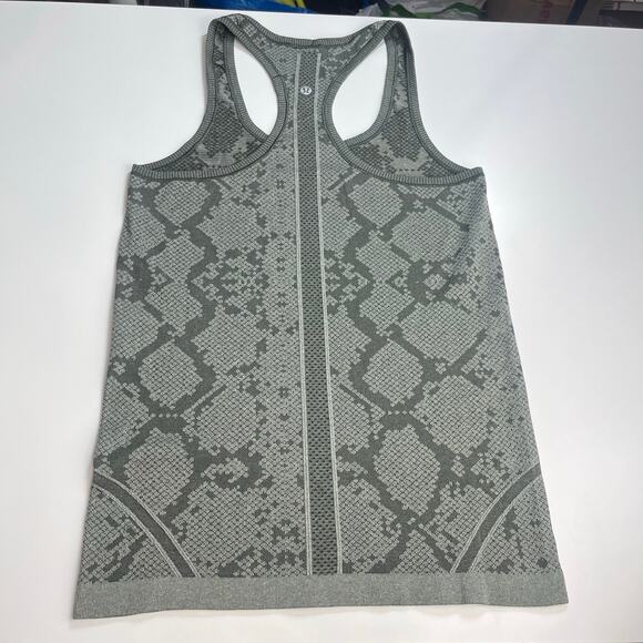 Lululemon Swiftly Tech Racerback Womens sz 6 
Heathered Gator Green Silverescent - Picture 11 of 11